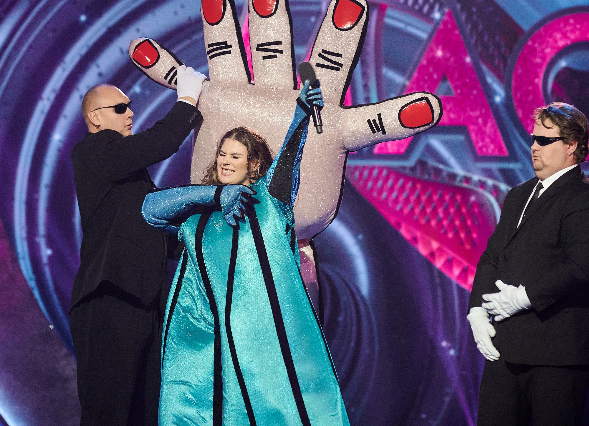 "Не смог справиться с ревностью": KAZKA рассказала о расставании с бойфрендом и сказала, когда выйдет замуж